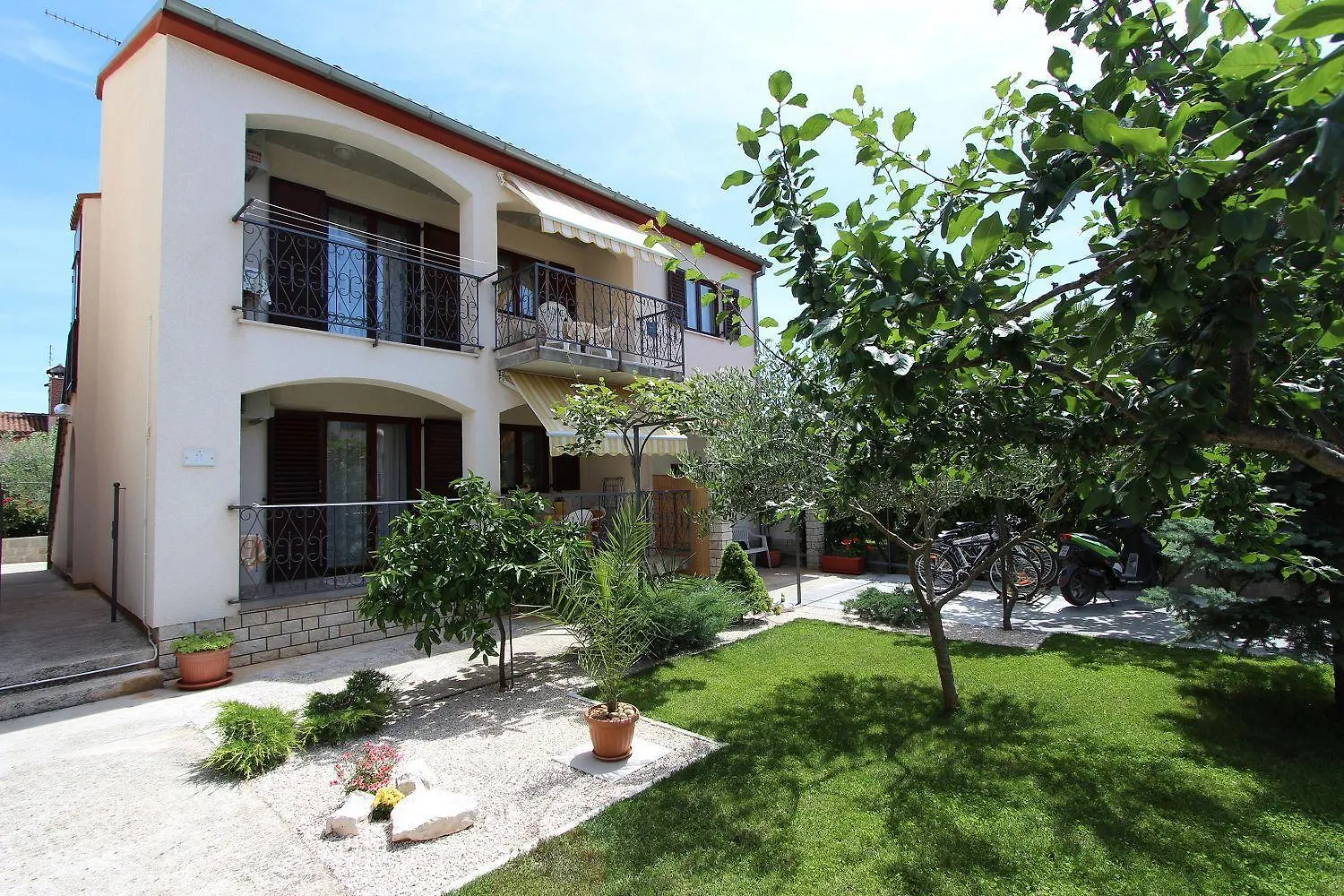 Charmantes Apartment Nur 10 Gehminuten Zum Strand Mit Privater Terrasse, Klima, Wifi Rovinj Kroatien