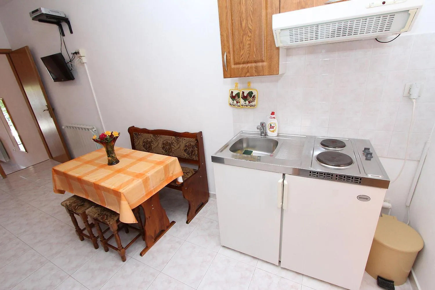 Charmantes Apartment Nur 10 Gehminuten Zum Strand Mit Privater Terrasse, Klima, Wifi Rovinj
